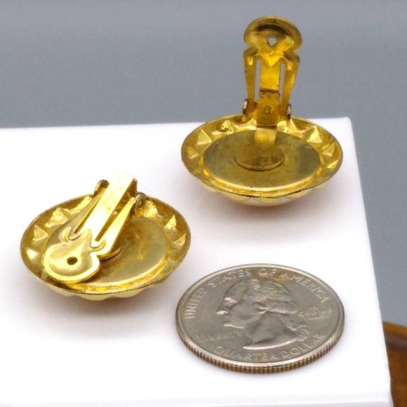 Vintage Pearl Cabochon Earrings, Gold Tone Frames on Bridal Clip Ons - Picture 4 of 4